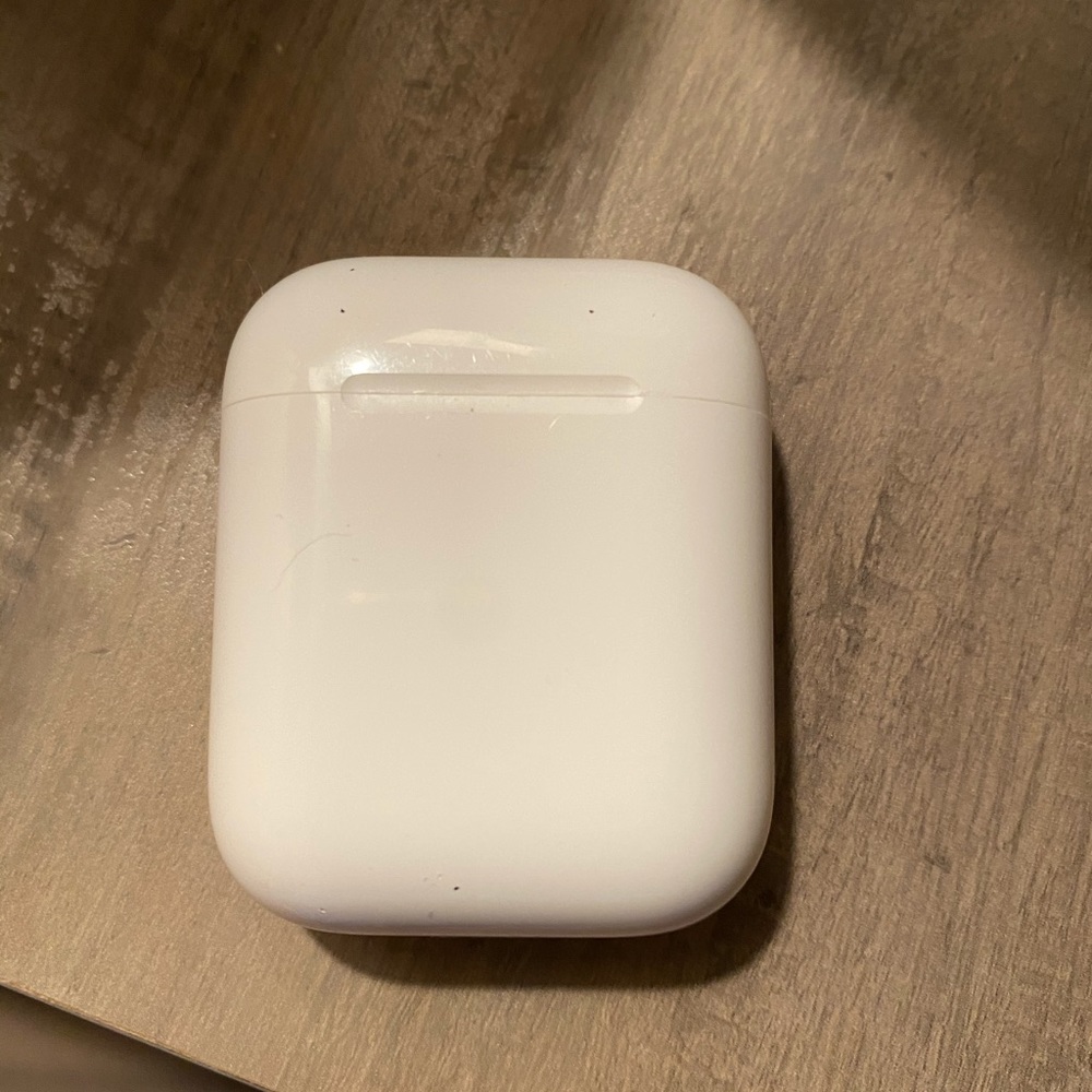 AirPod charging case